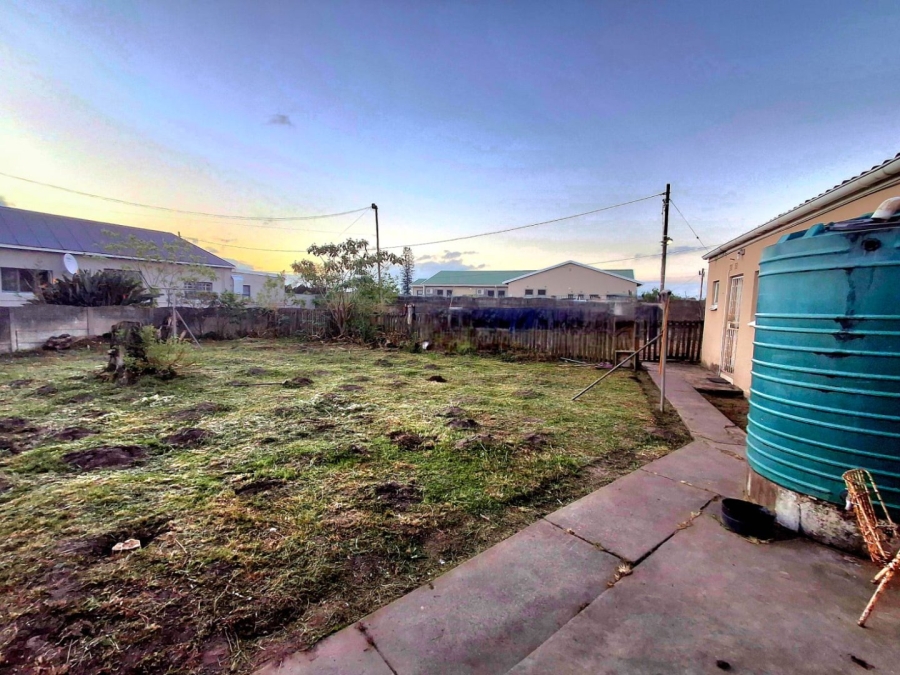 5 Bedroom Property for Sale in Summerpride Eastern Cape